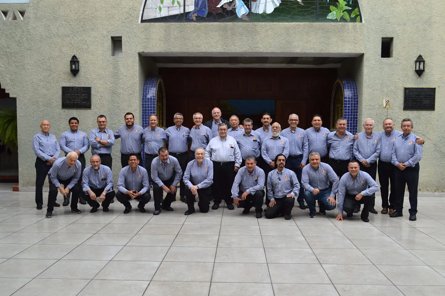 Comunidad de Factor Hombre reunida